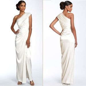 Adrianna Papell Boutique Art Deco One Shoulder Twist Charmeuse Wedding Gown 10